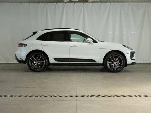 Certified 2025 Porsche Macan AWD/4WD image 8