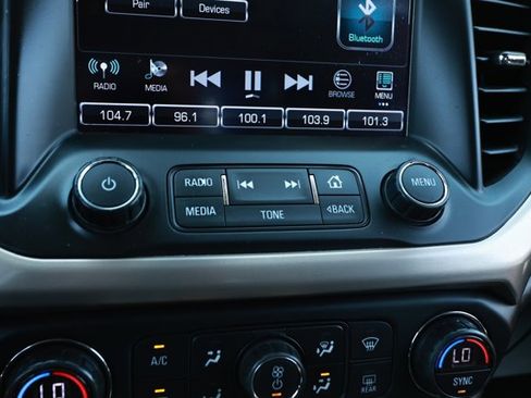 Used 2017 GMC Acadia Denali w/ Technology Package AWD/4WD image 18