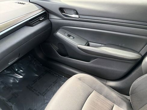 Used 2024 Nissan Altima 2.5 SV FWD image 29