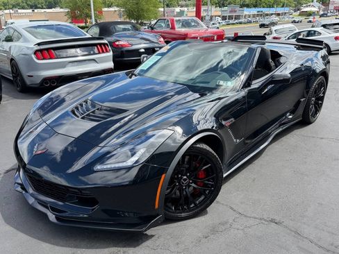 Used 2015 Chevrolet Corvette Z06 w/ 3LZ Preferred Equipment Group RWD image 2