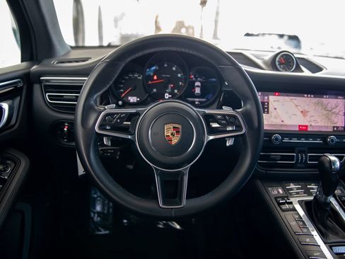 Used 2020 Porsche Macan w/ Premium Package AWD/4WD image 24