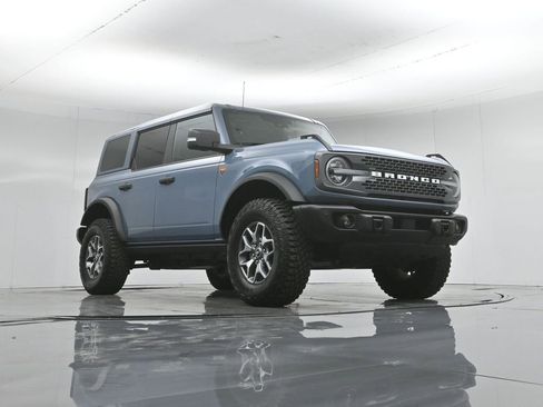 Certified 2025 Ford Bronco Badlands AWD/4WD image 49