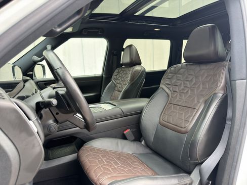 Certified 2025 Nissan Armada Platinum Reserve AWD/4WD image 9
