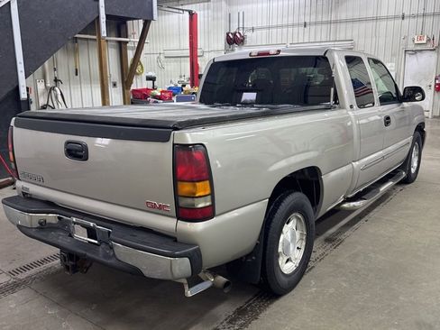 Used 2004 GMC Sierra 1500 SLE w/ Light Duty Power Package image 4