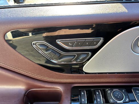 Certified 2023 Lincoln Aviator Black Label w/ Dynamic Handling Package image 12