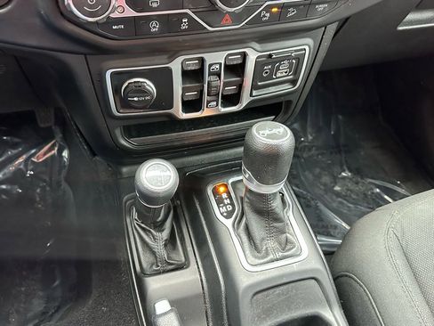 Used 2020 Jeep Wrangler Unlimited Sport AWD/4WD image 29