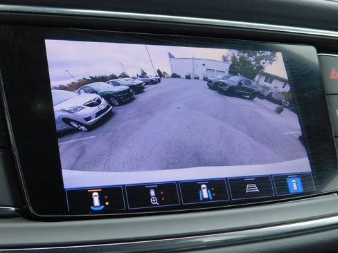 Used 2024 Buick Enclave Premium image 19