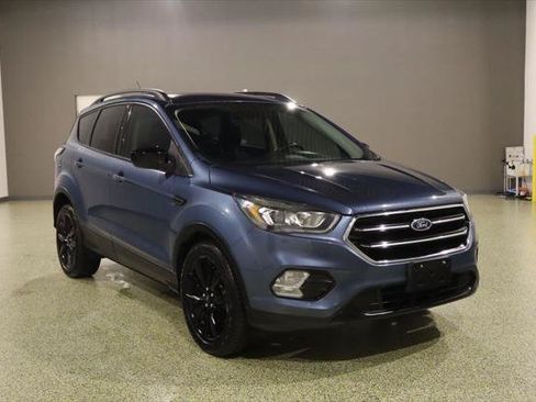 Used 2018 Ford Escape SE w/ SE Sport Appearance Package FWD image 1