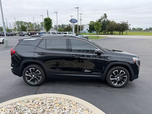 Used 2023 GMC Terrain SLT w/ Tech Package AWD/4WD image 5