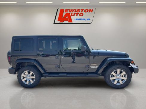 Used 2013 Jeep Wrangler Unlimited Sahara w/ Connectivity Group AWD/4WD image 6