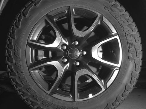 Used 2025 Jeep Compass Trailhawk image 12