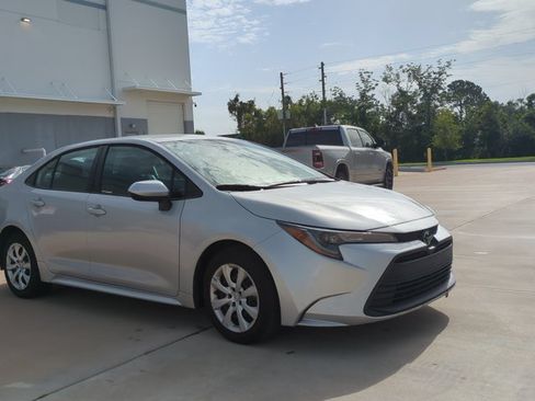 Used 2024 Toyota Corolla LE FWD image 3