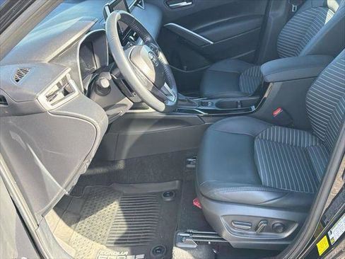 Certified 2024 Toyota Corolla Cross XSE image 28