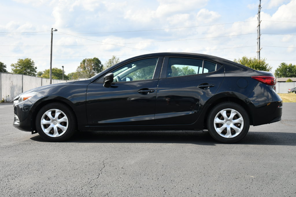 Used 2018 MAZDA MAZDA3 Sport FWD image 4