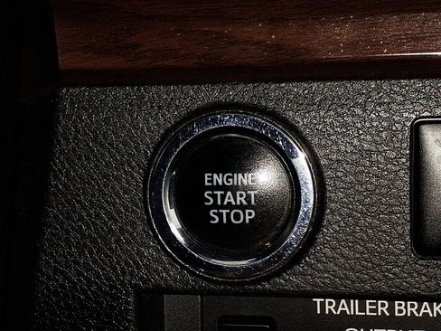Used 2020 Toyota Tundra Limited RWD image 18