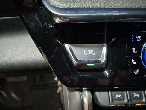 Used 2025 GMC Sierra 1500 Denali AWD/4WD image 18