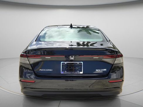 Used 2025 Honda Accord SE image 6