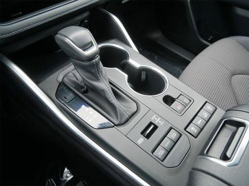 Certified 2022 Toyota Highlander LE image 19