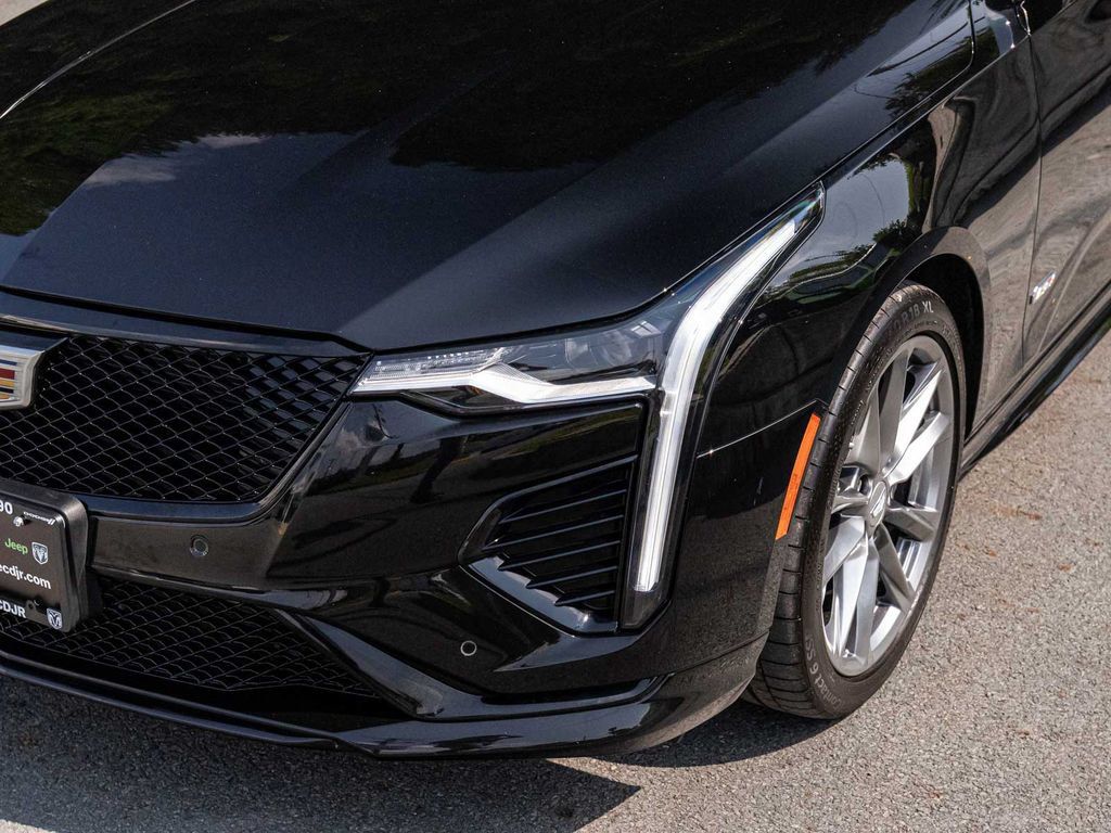 Used 2025 Cadillac CT4 V AWD/4WD image 38