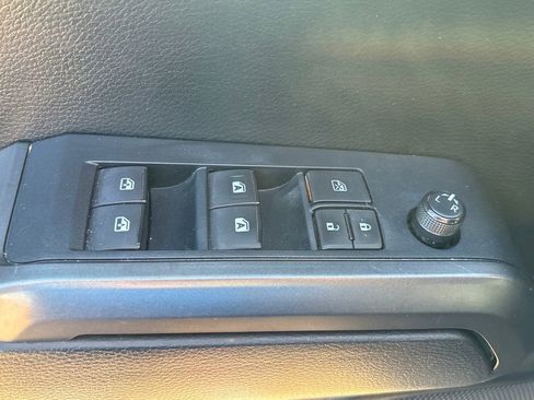 Used 2021 Toyota Tacoma TRD Off-Road w/ Technology Package image 7