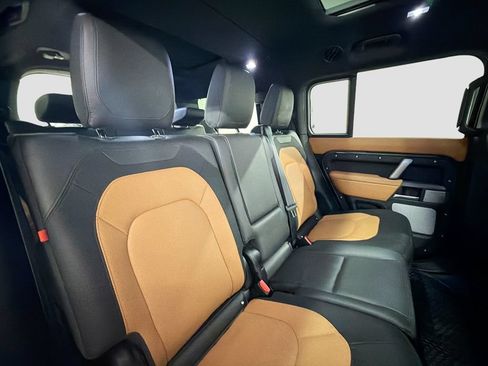 Used 2024 Land Rover Defender 130 X-Dynamic SE AWD/4WD image 29