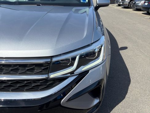 Used 2022 Volkswagen Taos SEL image 26