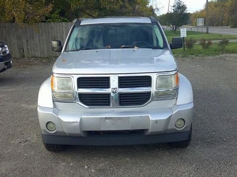 Used 2009 Dodge Nitro SLT image 2