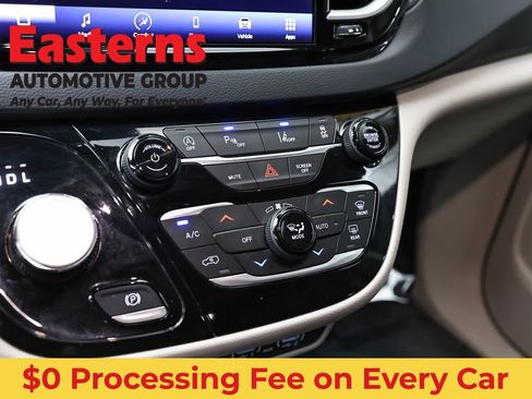 Used 2023 Chrysler Pacifica Touring-L FWD image 20