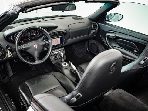 Used 2001 Porsche 911 Carrera 4 image 16