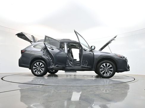 Used 2023 Subaru Outback Touring AWD/4WD image 48