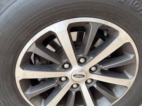 Used 2019 Ford Expedition Max XLT w/ Equipment Group 202A image 32