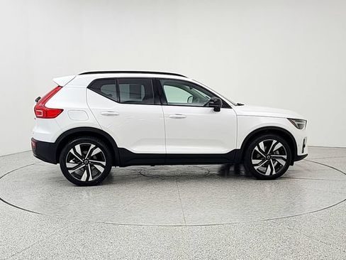 Used 2023 Volvo XC40 B5 Ultimate w/ Climate Package AWD/4WD image 4