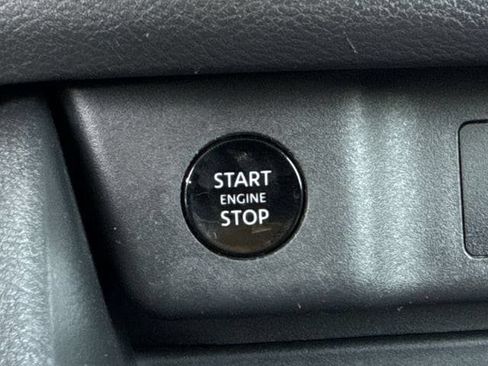 Used 2025 Nissan Rogue SV FWD image 19