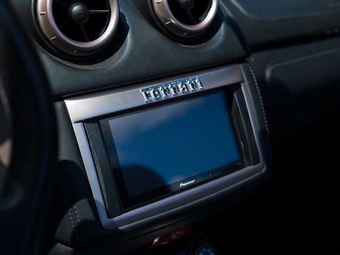 Used 2010 Ferrari California RWD image 35