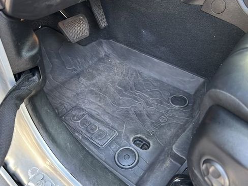 Used 2024 Jeep Wrangler High Altitude image 16