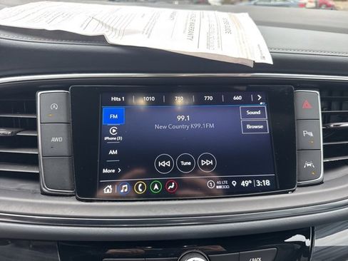 Used 2024 Buick Enclave Premium image 23