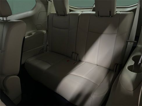 Used 2018 Nissan Pathfinder SL w/ Cargo Package image 13