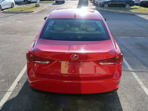 Used 2019 Lexus IS 300 image 9