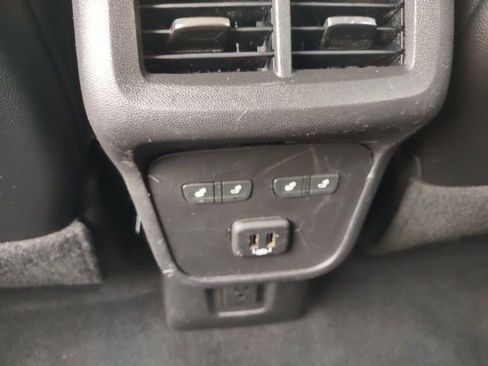 Used 2021 Chevrolet Equinox Premier AWD/4WD image 18