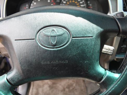 Used 2002 Toyota 4Runner SR5 AWD/4WD image 31