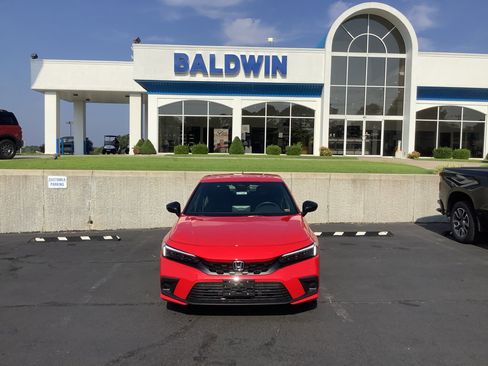 Used 2022 Honda Civic Sport image 2