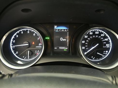 Used 2020 Toyota Camry SE w/ Audio Package FWD image 22