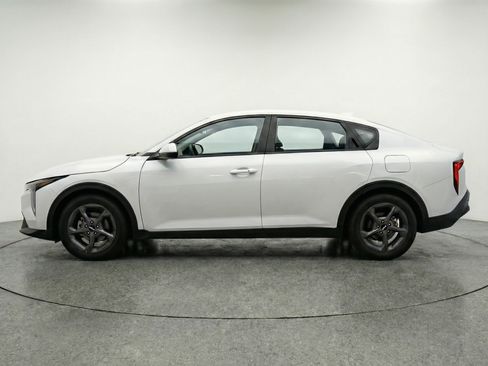 Used 2025 Kia K4 FWD image 5