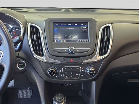 Used 2020 Chevrolet Equinox LT FWD image 21