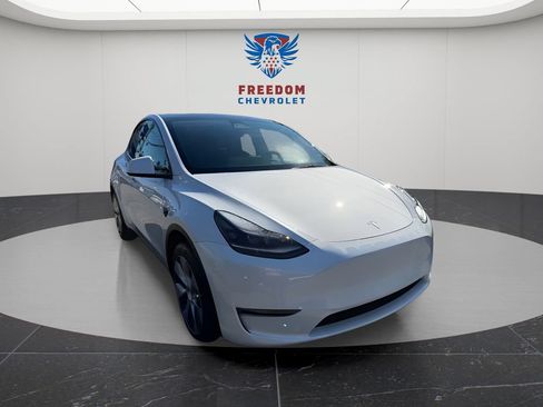 Used 2023 Tesla Model Y Long Range AWD/4WD image 7