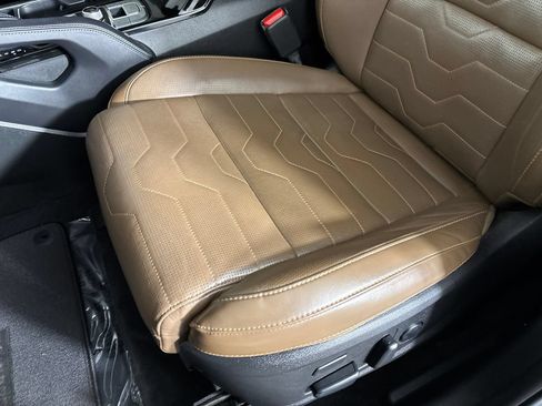 Used 2022 Kia Telluride SX w/ SX Prestige Package AWD/4WD image 13