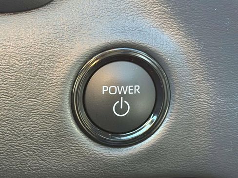 Used 2025 Toyota Tundra Platinum image 8