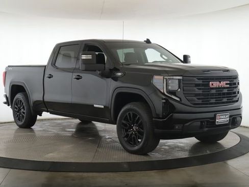 Used 2025 GMC Sierra 1500 Elevation w/ Preferred Package image 2