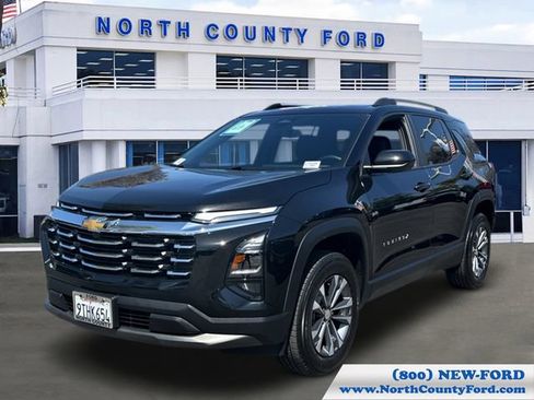 Used 2025 Chevrolet Equinox LT w/ Convenience Package II FWD image 1