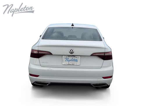 Used 2021 Volkswagen Jetta R-Line w/ R-Line Cold Weather Package FWD image 4